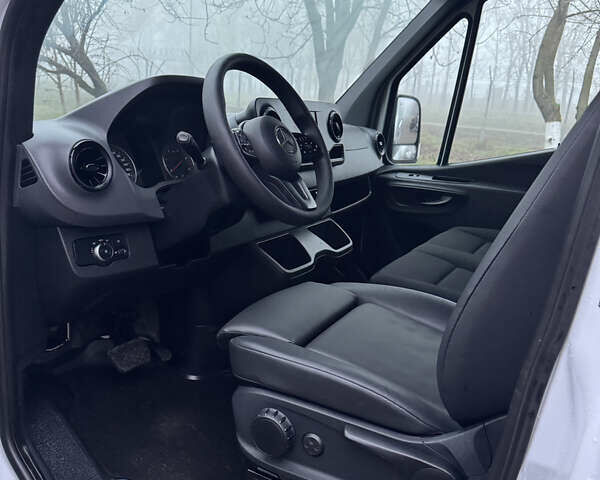 Белый Мерседес Sprinter, объемом двигателя 2.2 л и пробегом 297 тыс. км за 24700 $, фото 24 на Automoto.ua