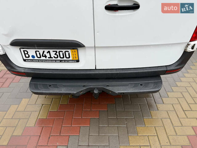 Белый Мерседес Sprinter, объемом двигателя 2.2 л и пробегом 308 тыс. км за 24499 $, фото 9 на Automoto.ua
