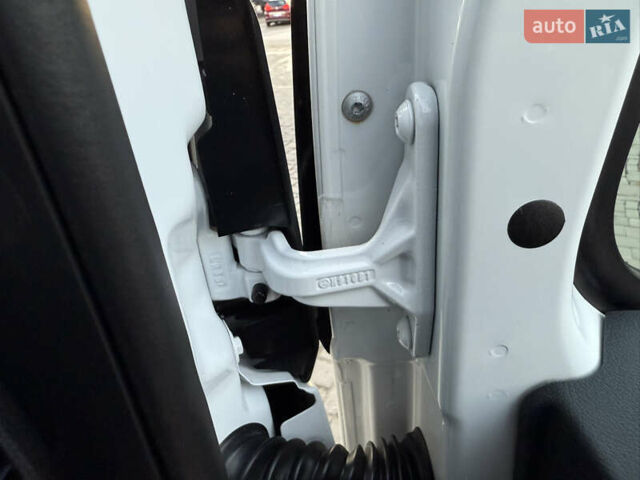 Білий Мерседес Sprinter, об'ємом двигуна 3 л та пробігом 260 тис. км за 34800 $, фото 55 на Automoto.ua