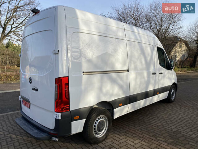 Белый Мерседес Sprinter, объемом двигателя 2.2 л и пробегом 270 тыс. км за 24800 $, фото 4 на Automoto.ua