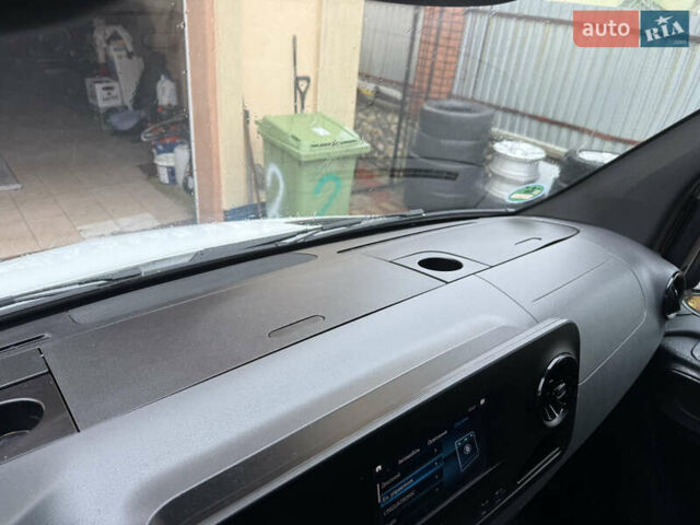 Белый Мерседес Sprinter, объемом двигателя 2.2 л и пробегом 308 тыс. км за 24499 $, фото 25 на Automoto.ua