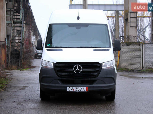 Белый Мерседес Sprinter, объемом двигателя 2.2 л и пробегом 314 тыс. км за 24900 $, фото 2 на Automoto.ua