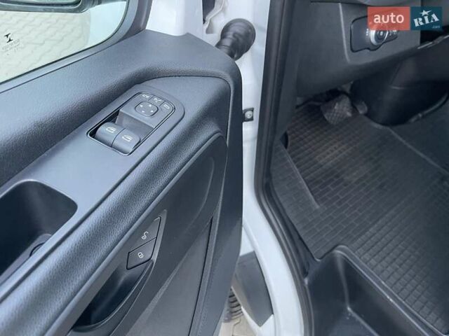 Білий Мерседес Sprinter, об'ємом двигуна 2.14 л та пробігом 284 тис. км за 25800 $, фото 12 на Automoto.ua