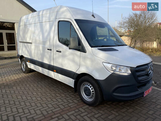 Белый Мерседес Sprinter, объемом двигателя 2.2 л и пробегом 270 тыс. км за 24800 $, фото 2 на Automoto.ua
