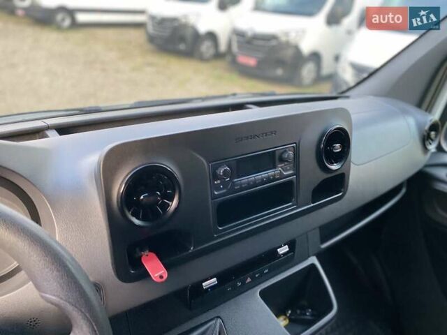 Белый Мерседес Sprinter, объемом двигателя 2.2 л и пробегом 150 тыс. км за 23370 $, фото 54 на Automoto.ua