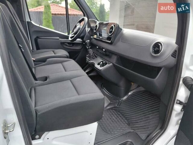 Белый Мерседес Sprinter, объемом двигателя 3 л и пробегом 365 тыс. км за 32000 $, фото 11 на Automoto.ua