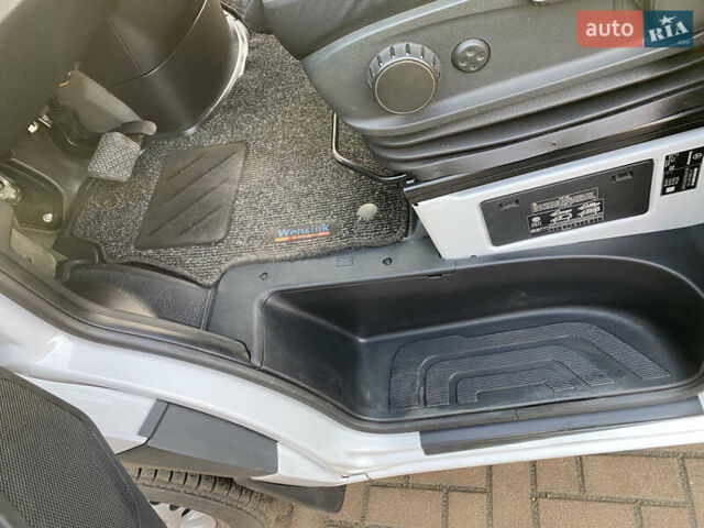 Белый Мерседес Sprinter, объемом двигателя 2.2 л и пробегом 270 тыс. км за 24800 $, фото 18 на Automoto.ua