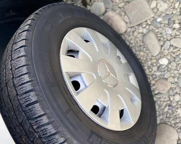 Белый Мерседес Sprinter, объемом двигателя 2.2 л и пробегом 198 тыс. км за 27999 $, фото 14 на Automoto.ua