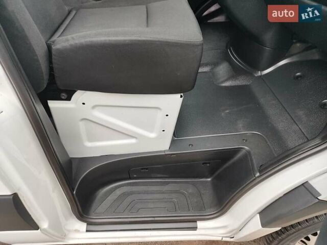 Белый Мерседес Sprinter, объемом двигателя 2.2 л и пробегом 246 тыс. км за 25500 $, фото 32 на Automoto.ua