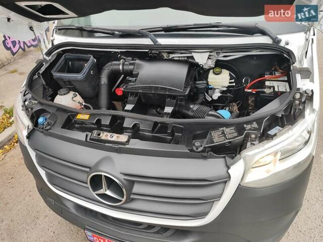 Белый Мерседес Sprinter, объемом двигателя 2.2 л и пробегом 246 тыс. км за 26499 $, фото 19 на Automoto.ua