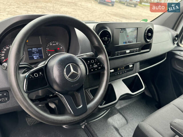 Белый Мерседес Sprinter, объемом двигателя 2.14 л и пробегом 256 тыс. км за 26900 $, фото 21 на Automoto.ua