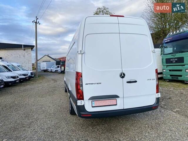 Белый Мерседес Sprinter, объемом двигателя 2.2 л и пробегом 150 тыс. км за 23370 $, фото 10 на Automoto.ua