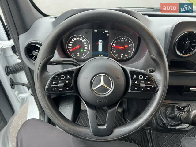 Белый Мерседес Sprinter, объемом двигателя 2.2 л и пробегом 250 тыс. км за 21555 $, фото 13 на Automoto.ua