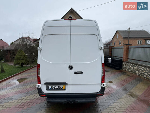 Белый Мерседес Sprinter, объемом двигателя 2.2 л и пробегом 308 тыс. км за 24499 $, фото 8 на Automoto.ua