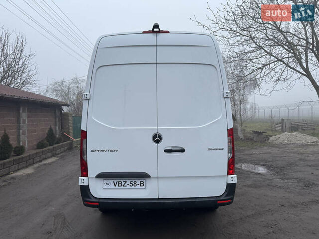Белый Мерседес Sprinter, объемом двигателя 2.2 л и пробегом 297 тыс. км за 24700 $, фото 14 на Automoto.ua