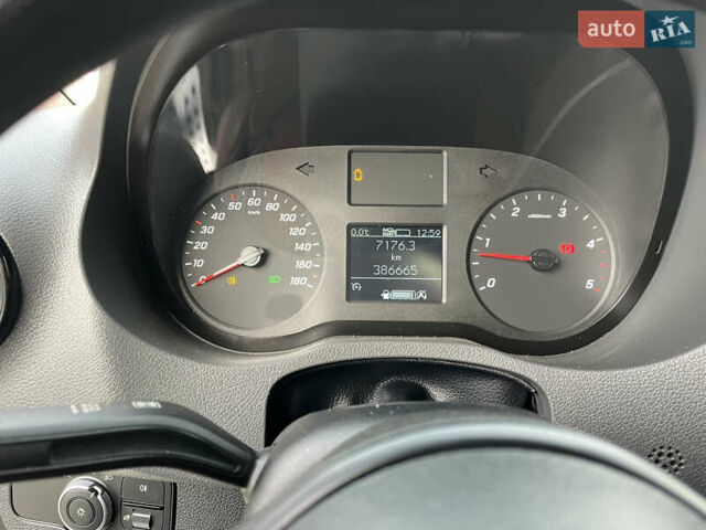 Білий Мерседес Sprinter, об'ємом двигуна 2.99 л та пробігом 386 тис. км за 44440 $, фото 30 на Automoto.ua