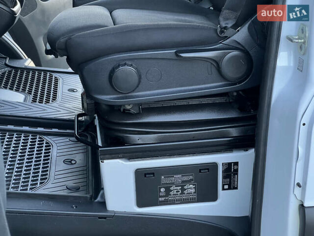 Белый Мерседес Sprinter, объемом двигателя 2.2 л и пробегом 203 тыс. км за 23800 $, фото 121 на Automoto.ua