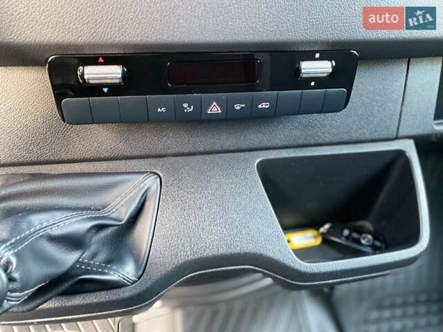 Белый Мерседес Sprinter, объемом двигателя 2.2 л и пробегом 150 тыс. км за 23370 $, фото 56 на Automoto.ua
