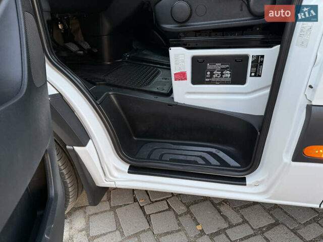 Білий Мерседес Sprinter, об'ємом двигуна 3 л та пробігом 260 тис. км за 34800 $, фото 36 на Automoto.ua