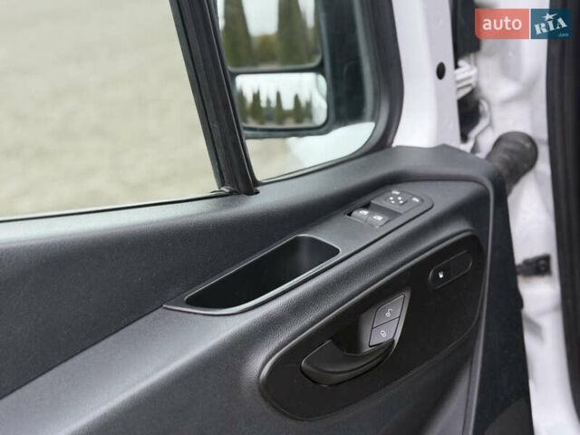 Белый Мерседес Sprinter, объемом двигателя 2.2 л и пробегом 268 тыс. км за 23800 $, фото 6 на Automoto.ua