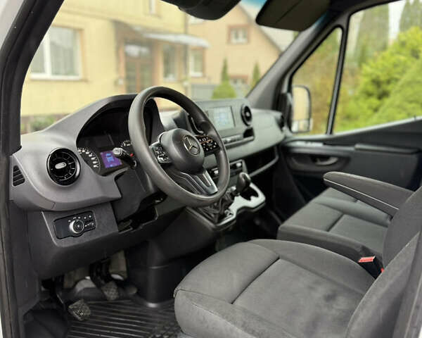 Белый Мерседес Sprinter, объемом двигателя 2.2 л и пробегом 308 тыс. км за 24499 $, фото 16 на Automoto.ua