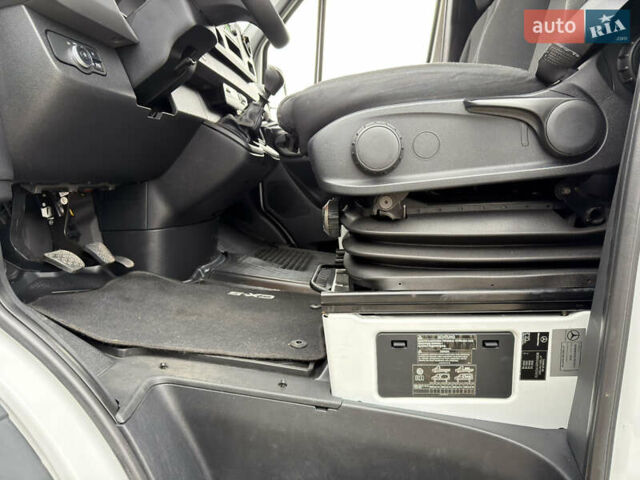 Білий Мерседес Sprinter, об'ємом двигуна 2.99 л та пробігом 274 тис. км за 35500 $, фото 21 на Automoto.ua
