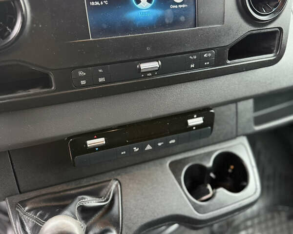 Белый Мерседес Sprinter, объемом двигателя 2.2 л и пробегом 308 тыс. км за 24499 $, фото 18 на Automoto.ua