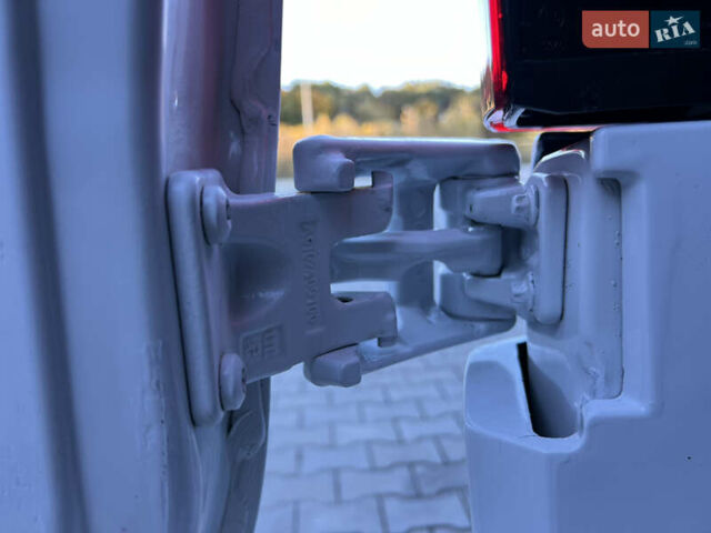 Белый Мерседес Sprinter, объемом двигателя 2.2 л и пробегом 203 тыс. км за 23800 $, фото 96 на Automoto.ua