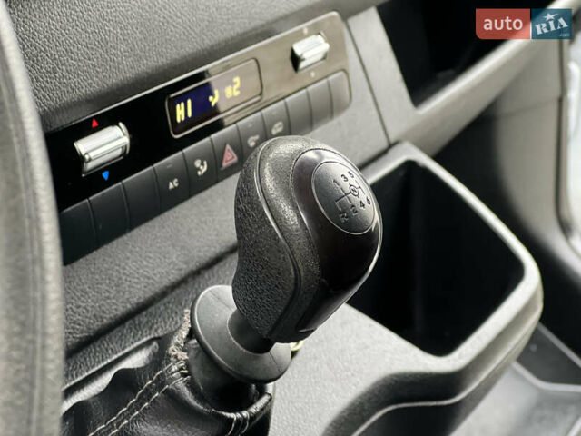 Білий Мерседес Sprinter, об'ємом двигуна 2.2 л та пробігом 249 тис. км за 23900 $, фото 115 на Automoto.ua