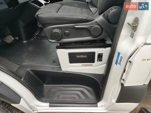 Белый Мерседес Sprinter, объемом двигателя 2.2 л и пробегом 246 тыс. км за 26499 $, фото 5 на Automoto.ua