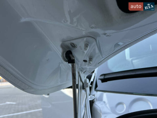 Белый Мерседес Sprinter, объемом двигателя 2.2 л и пробегом 203 тыс. км за 23800 $, фото 174 на Automoto.ua