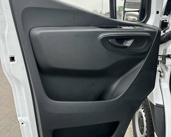 Білий Мерседес Sprinter, об'ємом двигуна 1.95 л та пробігом 244 тис. км за 27300 $, фото 16 на Automoto.ua