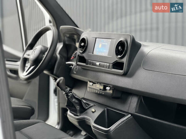 Білий Мерседес Sprinter, об'ємом двигуна 2.2 л та пробігом 249 тис. км за 23900 $, фото 124 на Automoto.ua