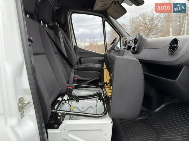 Білий Мерседес Sprinter, об'ємом двигуна 2.99 л та пробігом 274 тис. км за 35500 $, фото 16 на Automoto.ua
