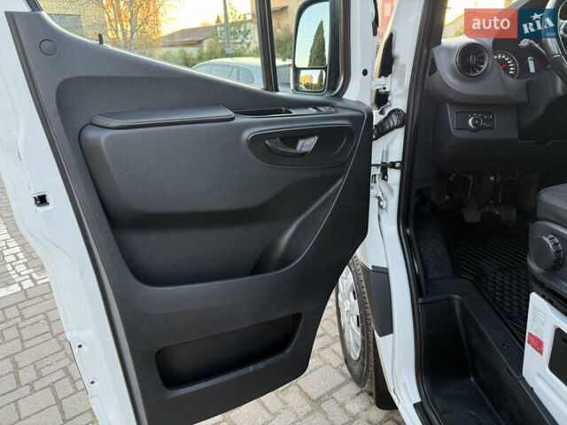 Білий Мерседес Sprinter, об'ємом двигуна 3 л та пробігом 260 тис. км за 34800 $, фото 31 на Automoto.ua