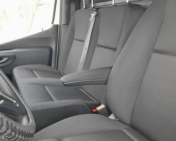 Белый Мерседес Sprinter, объемом двигателя 1.95 л и пробегом 214 тыс. км за 24900 $, фото 12 на Automoto.ua