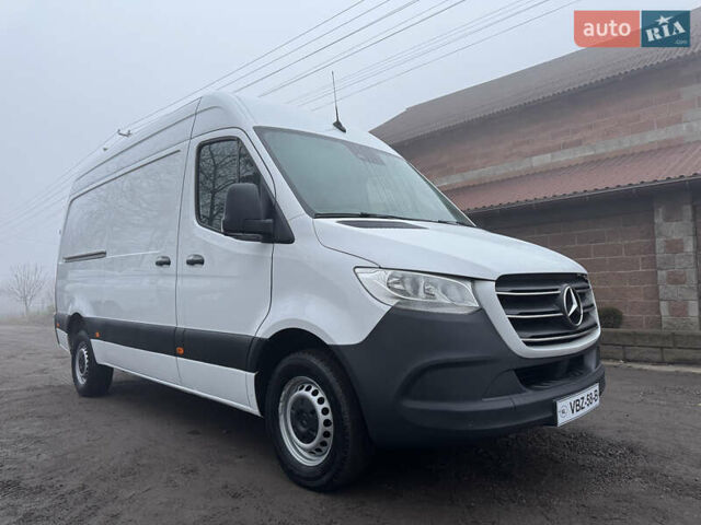 Белый Мерседес Sprinter, объемом двигателя 2.2 л и пробегом 297 тыс. км за 24700 $, фото 4 на Automoto.ua