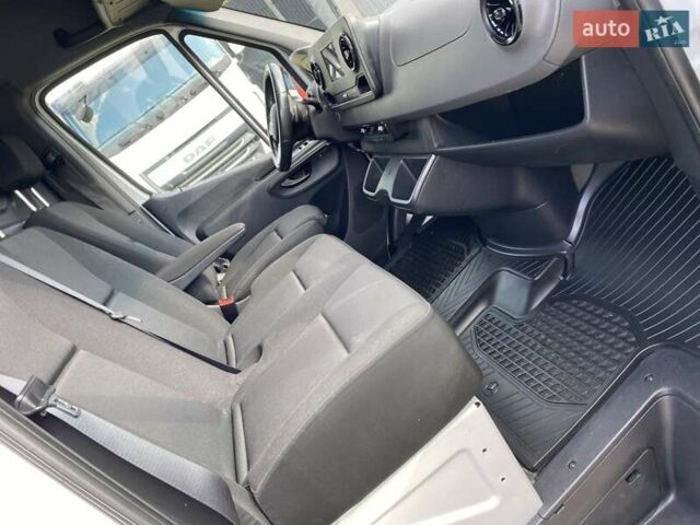 Белый Мерседес Sprinter, объемом двигателя 2.2 л и пробегом 198 тыс. км за 27999 $, фото 33 на Automoto.ua