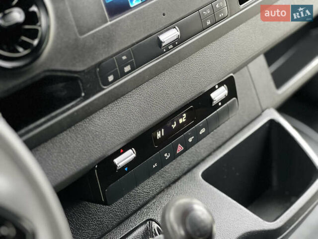 Білий Мерседес Sprinter, об'ємом двигуна 2.2 л та пробігом 249 тис. км за 23900 $, фото 109 на Automoto.ua