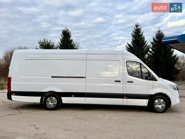 Белый Мерседес Sprinter, объемом двигателя 2.14 л и пробегом 299 тыс. км за 33900 $, фото 6 на Automoto.ua