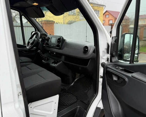 Белый Мерседес Sprinter, объемом двигателя 2.2 л и пробегом 308 тыс. км за 24499 $, фото 21 на Automoto.ua