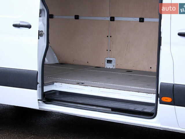 Белый Мерседес Sprinter, объемом двигателя 2.2 л и пробегом 314 тыс. км за 24900 $, фото 45 на Automoto.ua