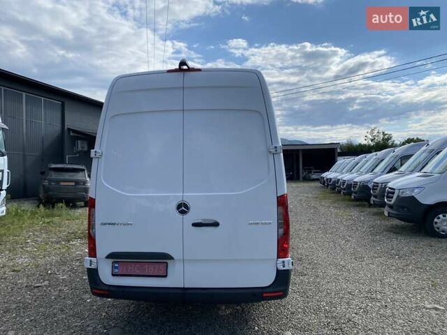 Белый Мерседес Sprinter, объемом двигателя 2.2 л и пробегом 198 тыс. км за 27999 $, фото 6 на Automoto.ua