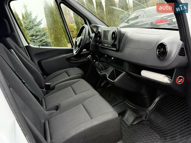Белый Мерседес Sprinter, объемом двигателя 2.2 л и пробегом 268 тыс. км за 23800 $, фото 17 на Automoto.ua