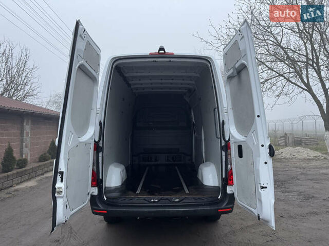 Белый Мерседес Sprinter, объемом двигателя 2.2 л и пробегом 297 тыс. км за 24700 $, фото 15 на Automoto.ua