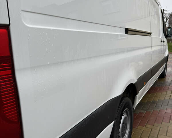 Белый Мерседес Sprinter, объемом двигателя 2.2 л и пробегом 308 тыс. км за 24499 $, фото 11 на Automoto.ua
