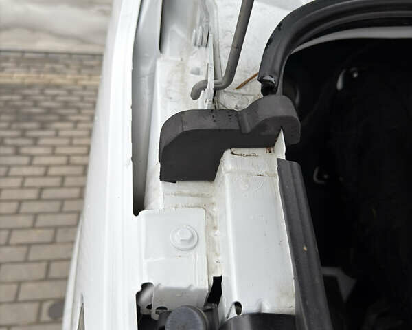 Білий Мерседес Sprinter, об'ємом двигуна 2.99 л та пробігом 274 тис. км за 35500 $, фото 38 на Automoto.ua