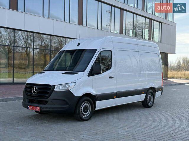 Белый Мерседес Sprinter, объемом двигателя 2.2 л и пробегом 233 тыс. км за 24900 $, фото 1 на Automoto.ua