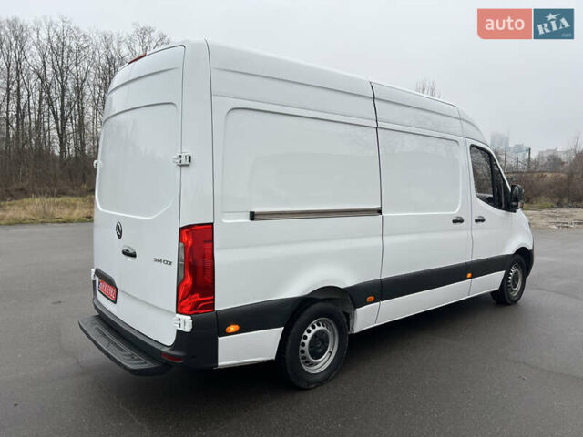 Белый Мерседес Sprinter, объемом двигателя 2.2 л и пробегом 250 тыс. км за 21555 $, фото 4 на Automoto.ua