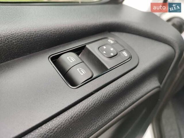 Белый Мерседес Sprinter, объемом двигателя 2.2 л и пробегом 246 тыс. км за 26499 $, фото 8 на Automoto.ua